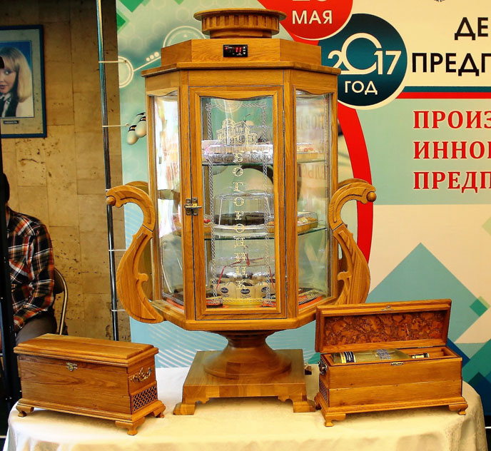 Витрина для кондитерских изделий